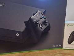 Xbox One X 1tb + extra kont...