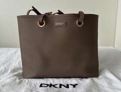 DKNY väska