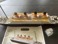 Lego Titanic båt