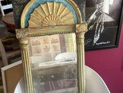 Antik spegel med hallstämpe...
