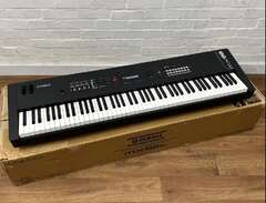 Yamaha MX88 88 Note Synthes...