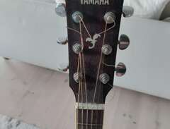 akustisk gitarr från Yamaha