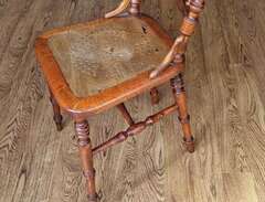 en gammal stol