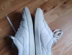 All-white Nike SB Force 58