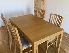 köksbord och 4st stolar