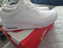 Nike air max thea white