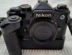 Analog Nikon FE med Batteri...