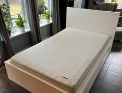 Ikea Malm sängstomme  & Sna...