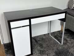 IKEA Micke skrivbord, 105x5...