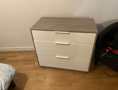 Unit with 3 drawers