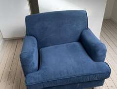 blue armchair / blå fåtölj