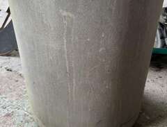 Stora betongkrukor (finns 2...