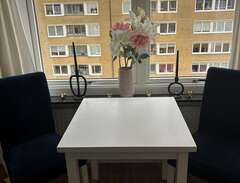 Köksbord + 2 stolar från Ikea