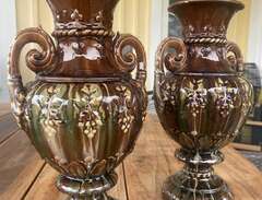 2 äldre Vaser/Urnor glaserade