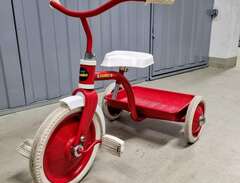 Trehjuling med flak för bar...