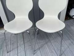 Vita stolar från Mio