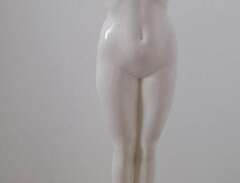 Skulpturkvinna "Vår" , "Spr...