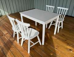 Barnbord + 4 stolar