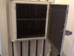 gammal gjutjärns radiator