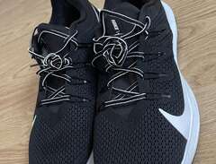 Nike skor storlek 40 (se bild)