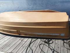 Glasfiber båt med 5hk motor
