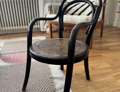 Antik liten stol