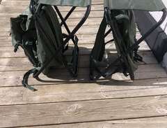 2 st ryggsäckar med stol