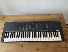Yamaha PSR-70 FM Keyboard 80s