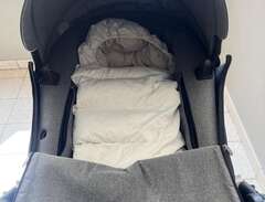 Barnvagn +bilbarnstol