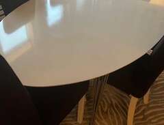 Bord och stolar (matgrupp)