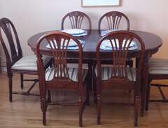 Matbord med 6 st stolar