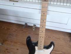 el gitarr  Fender  Stratoca...