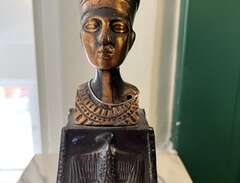 Egyptisk staty i koppar
