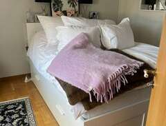 Ikea säng med förvaringslådor