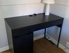 Skrivbord ”Micke” från Ikea