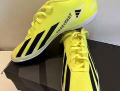Soccer shoes 44