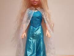 Stor Elsa liknande docka ca...