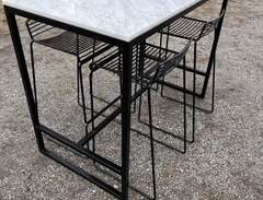 matbord i marmor + barstolar