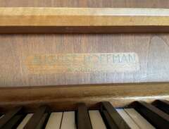 Piano, August Hoffman