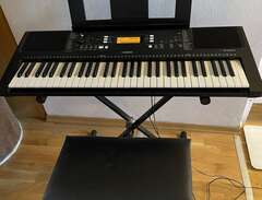 Keyboard Yamaha PSR-E363, b...