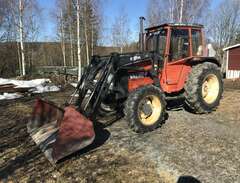 Traktor Valmet 405-4 med fr...
