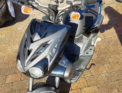 Yamaha EW50 Slider Naked Moped