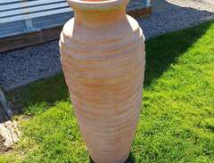 Terracotta urna