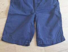 Marinblå shorts från GAP st...
