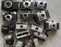 10st analoga kameror med bl...
