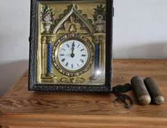 Antika väggur, klockor, lod...