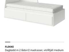 Ikea Flecke dagbädd med 2 m...