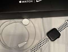 Apple Watch Series 5 NIKE