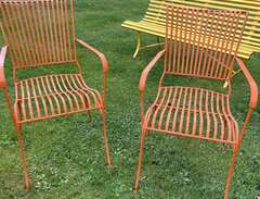 4 orange stolar med karm