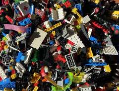 8 kg Lego från olika legon...